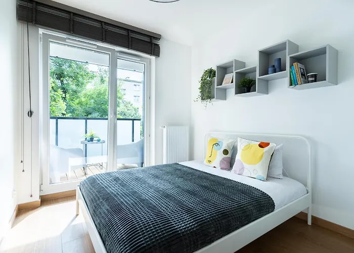 Pure Inzynierska - Parking Free Breslavia